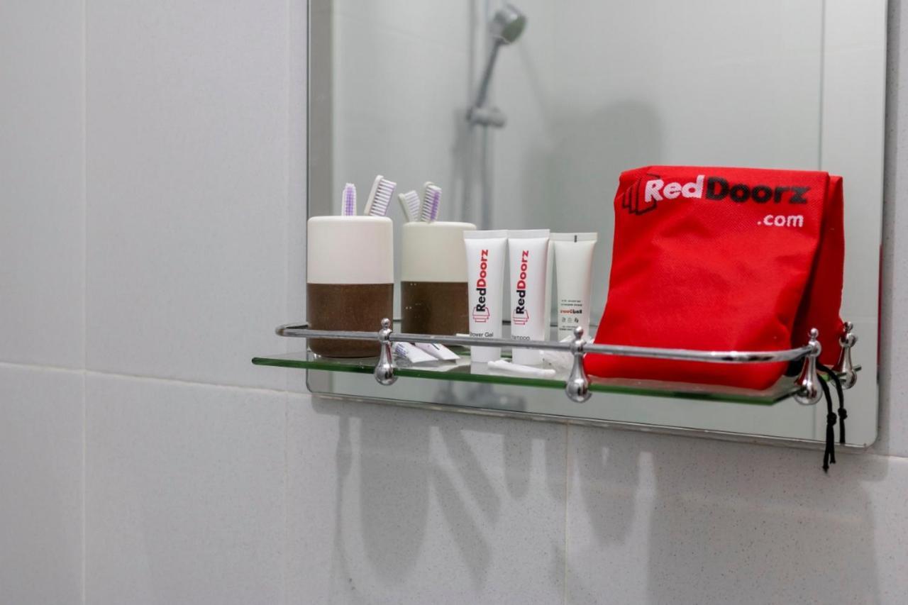 Hotel RedDoorz @ Taman Royal Tangerang Zewnętrze zdjęcie