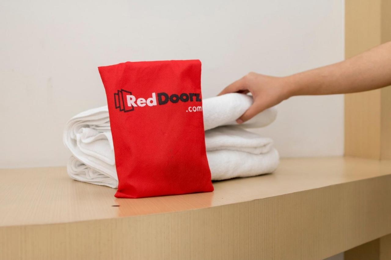 Hotel RedDoorz @ Taman Royal Tangerang Zewnętrze zdjęcie