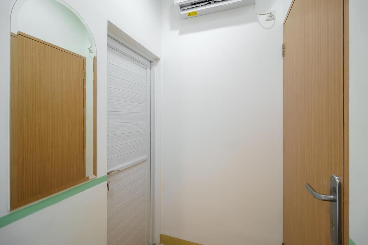 Hotel RedDoorz @ Taman Royal Tangerang Zewnętrze zdjęcie