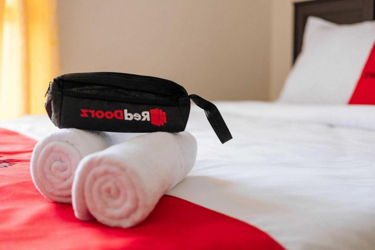 Hotel RedDoorz @ Taman Royal Tangerang Zewnętrze zdjęcie