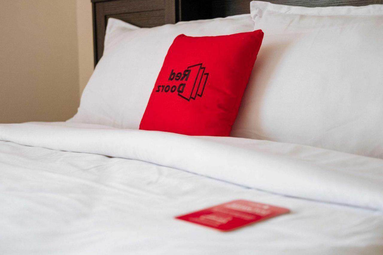 Hotel RedDoorz @ Taman Royal Tangerang Zewnętrze zdjęcie
