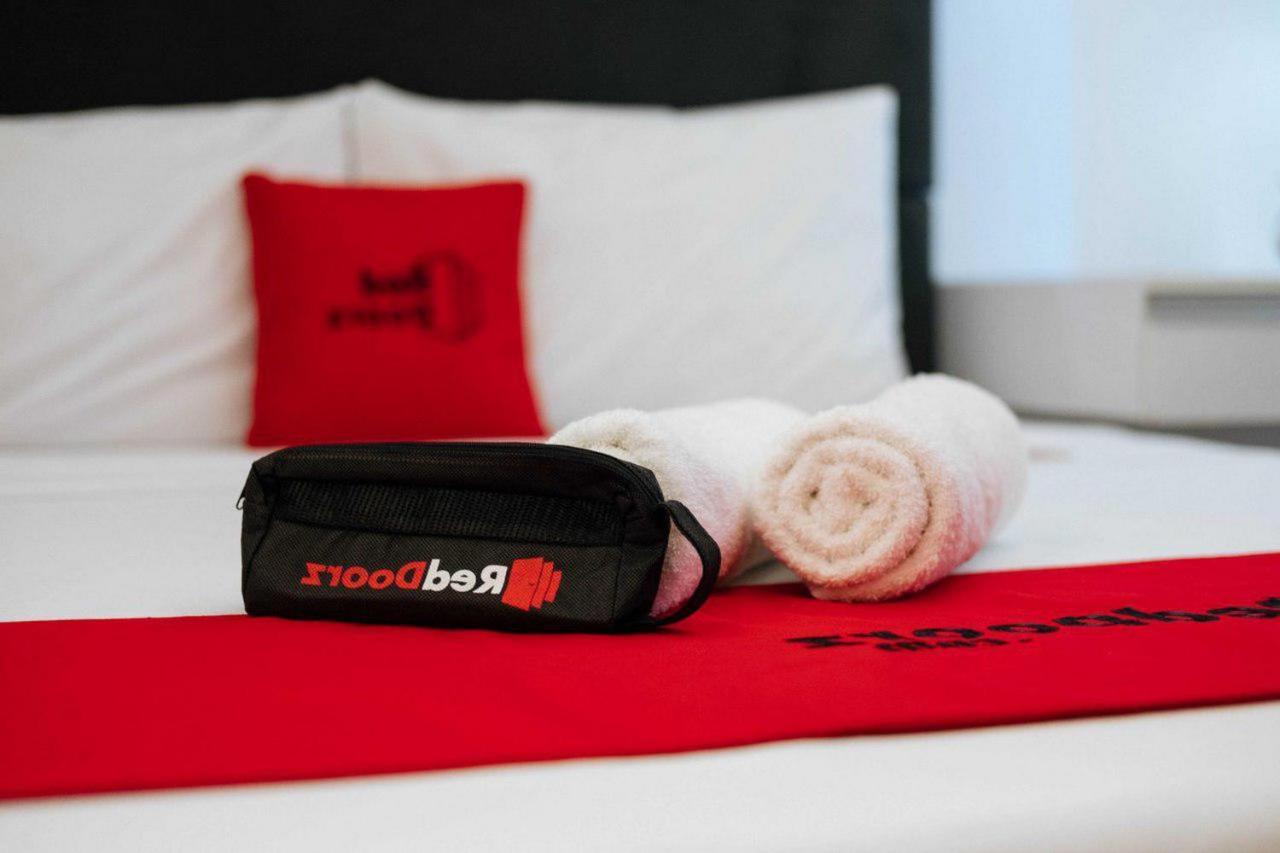 Hotel RedDoorz @ Taman Royal Tangerang Zewnętrze zdjęcie